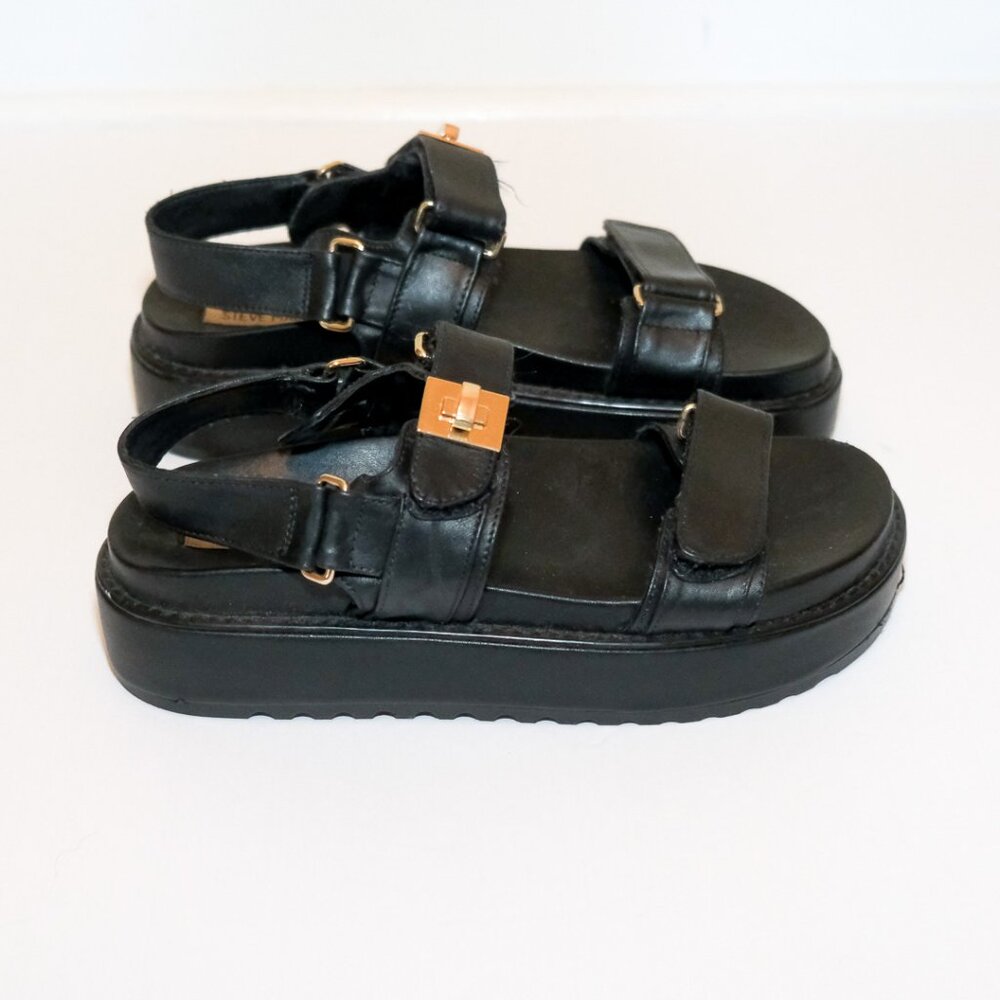 Women's Steve Madden Low Platform Sandals Size 8.5 Black and Gold